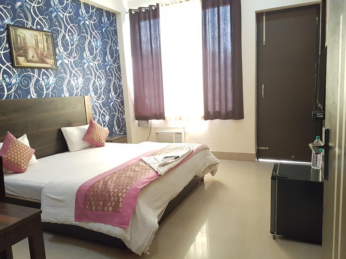 The Royal Crown Gurgaon Exterior photo