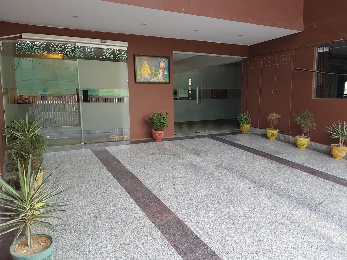 The Royal Crown Gurgaon Exterior photo