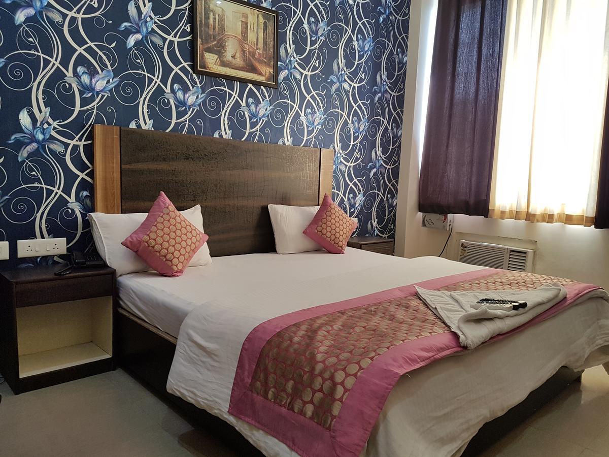 The Royal Crown Gurgaon Exterior photo