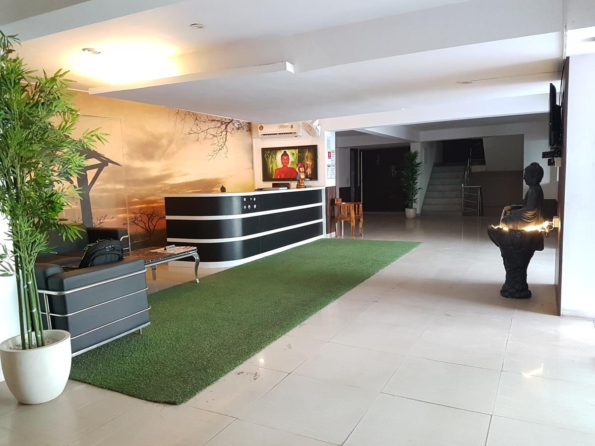 The Royal Crown Gurgaon Exterior photo