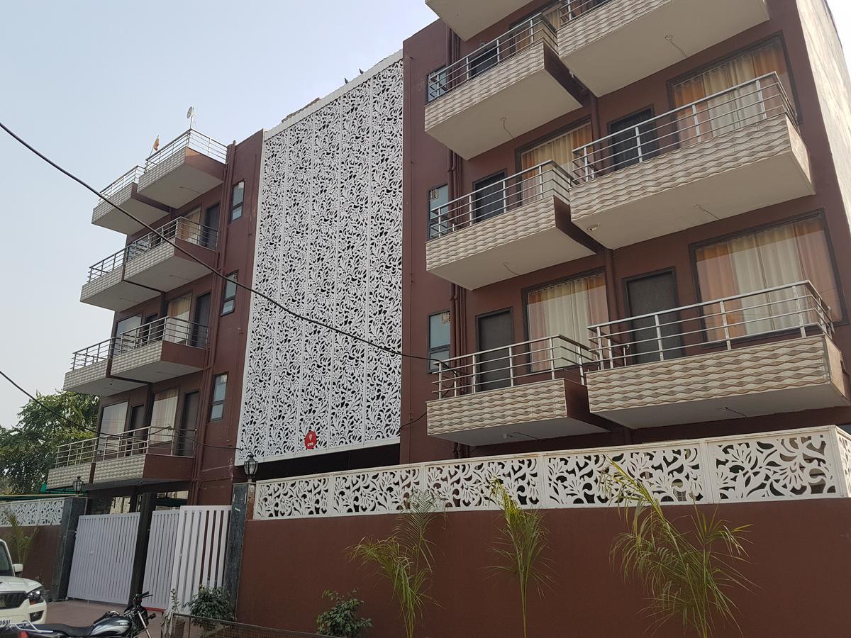 The Royal Crown Gurgaon Exterior photo
